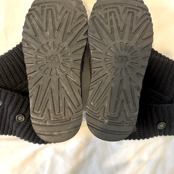EUC size 6 knit UGGs. - Picture 2 of 4